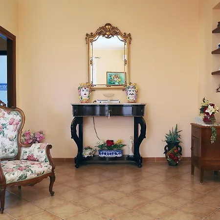 Lucy's Villa *