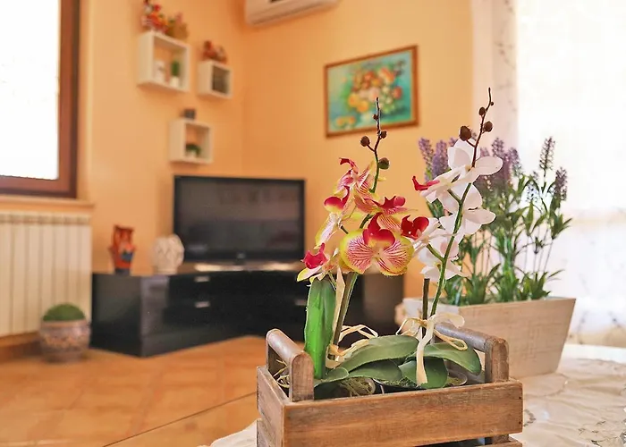 Lucy's Villa *